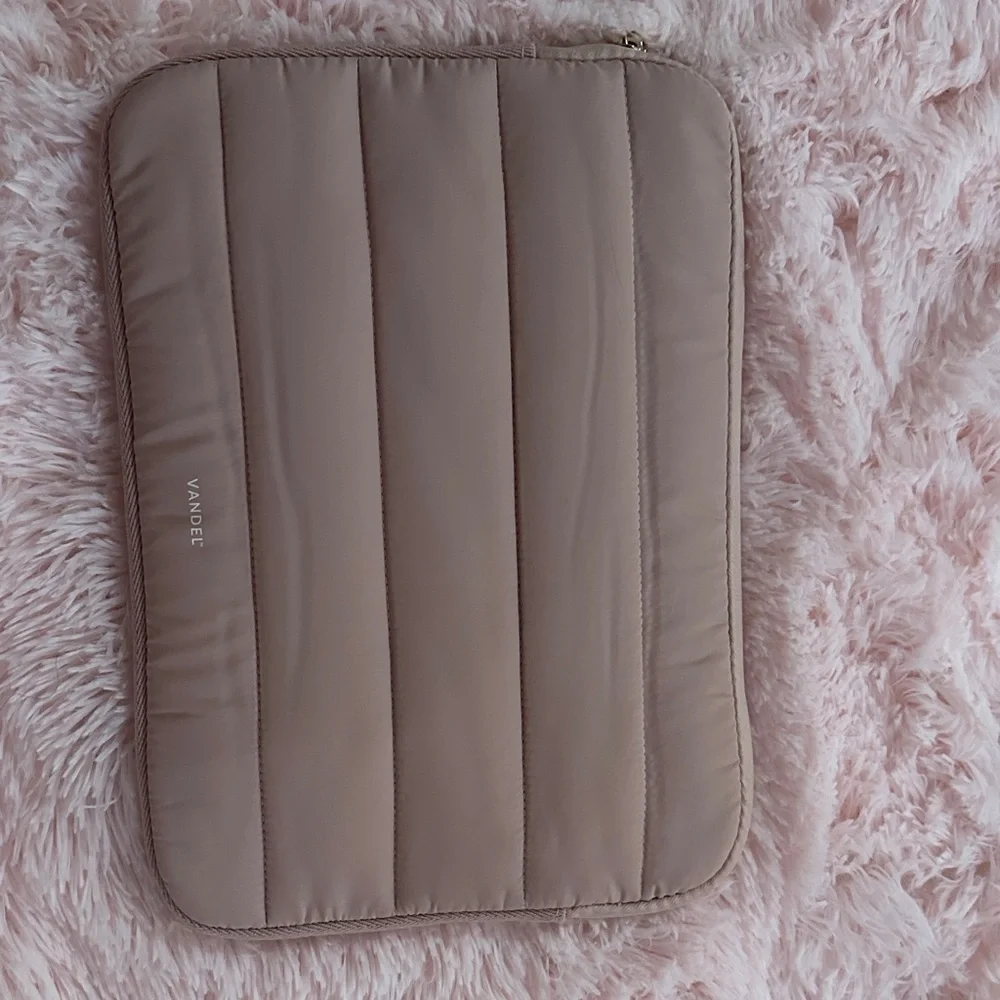 Laptop sleeve light pink